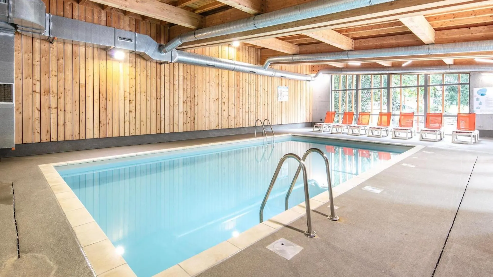 2 Room Apartment 5 People 1 Baby Floor Saint-Leger-les-Melezes 0*,  Frankreich