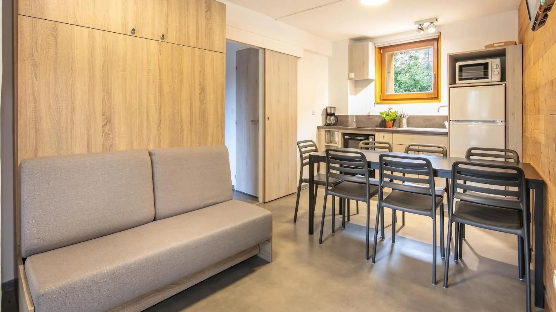 2 Room Apartment 5 People 1 Baby Floor Saint-Leger-les-Melezes 0*,  Frankreich